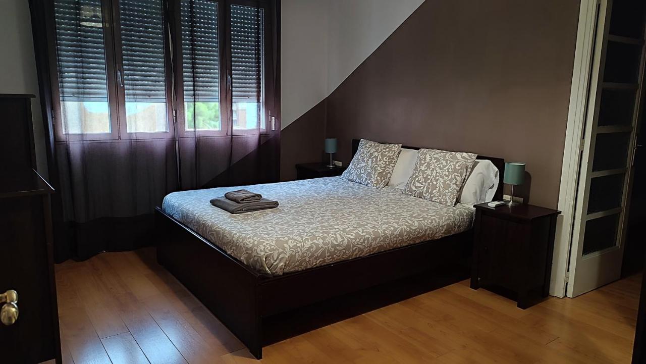Apartamentos Turia Valencia Bagian luar foto